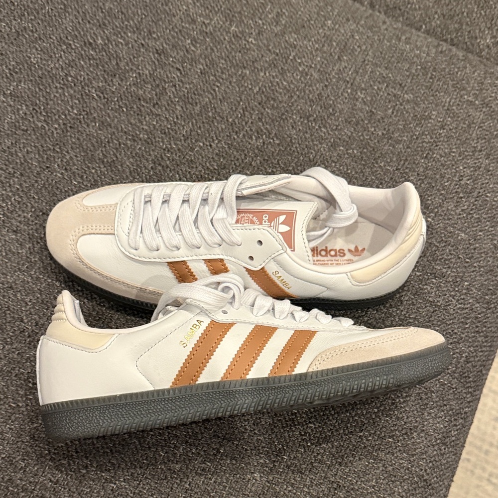 Adidas SAMBA women’s White and Tan Sneakers NWOT Sz 6.5